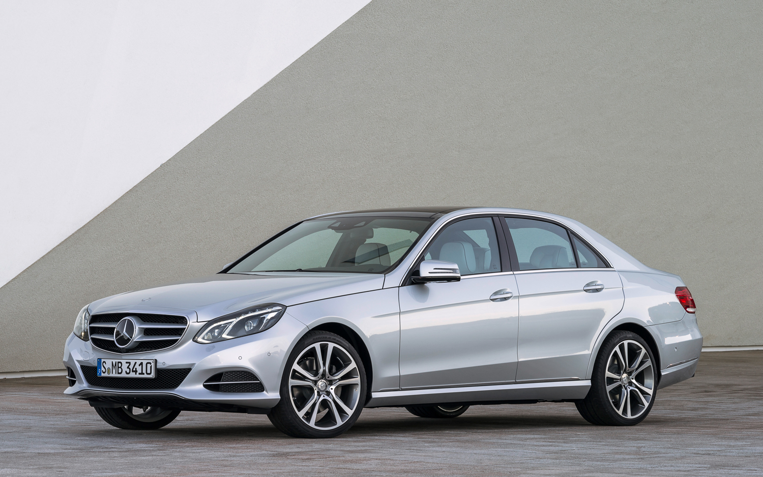 Giá xe Mercedes E250 2014 (new e-class) - Thông số kỹ thuật